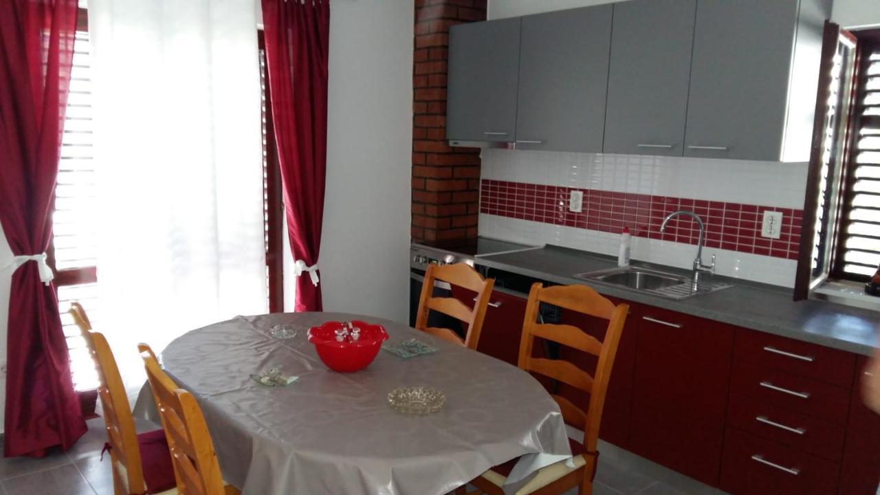 Apartmani Slavica Макарска Экстерьер фото